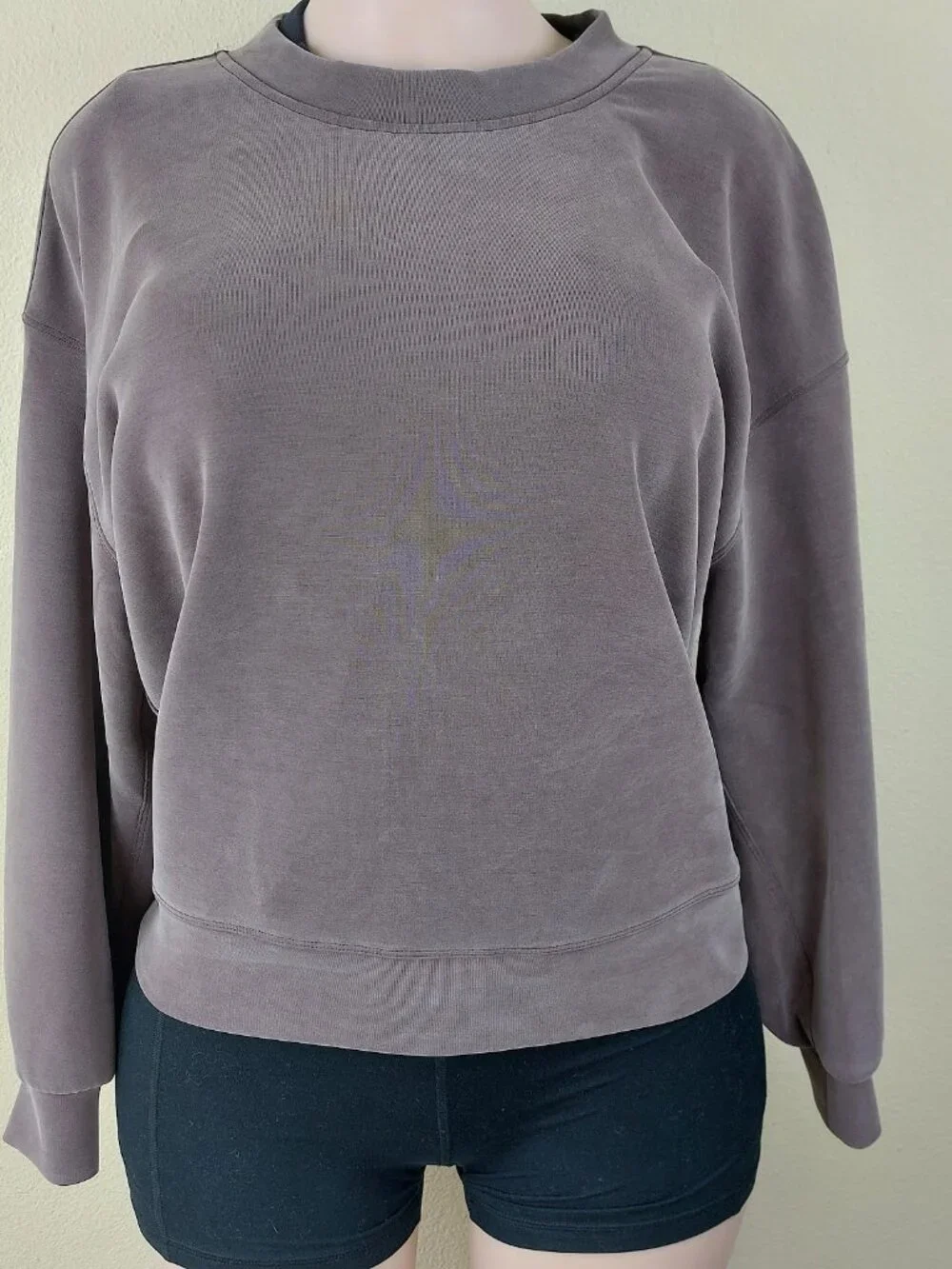 Lululemon Women's Dusty Purple Soft Perfectly Oversized Crop Sweatshirt Size 4